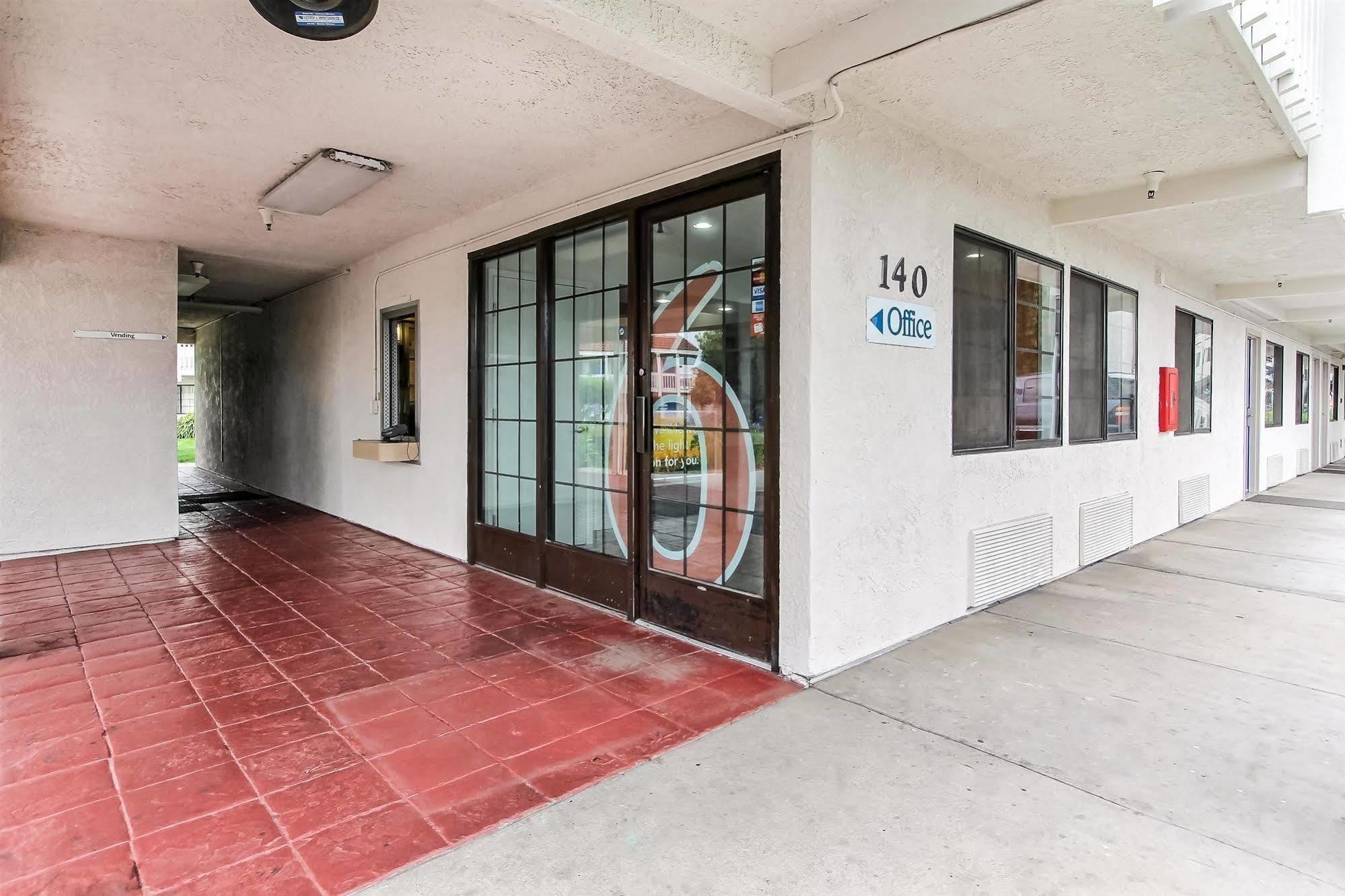 Motel 6-Salinas, Ca - North Monterey Area מראה חיצוני תמונה